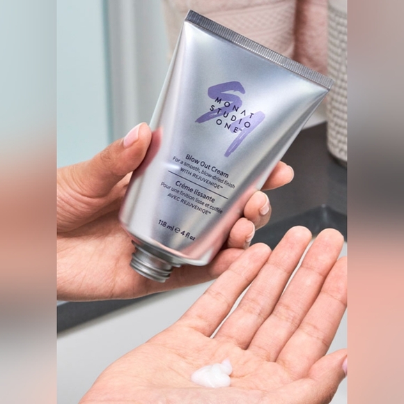 Blow OutCreamInfused with REJUVENIQ - Picture 1 of 3